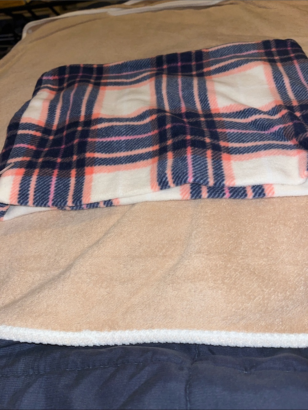 A neck scarf like a cowl neck